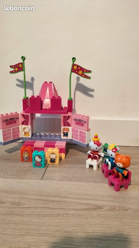 Théâtre Hello Kitty unico (image 1)