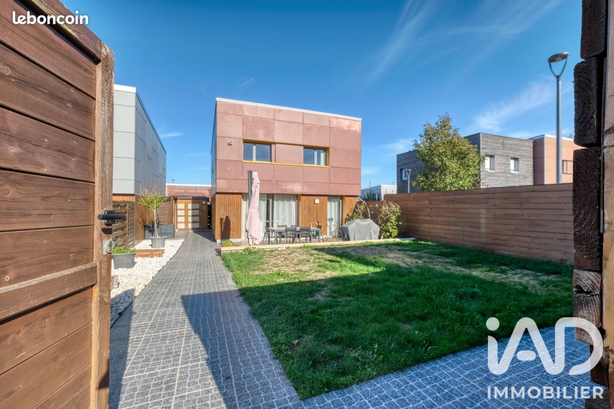 Maison 4 pièces 94 m² · à Collégien · 94 m² · 394 000 €