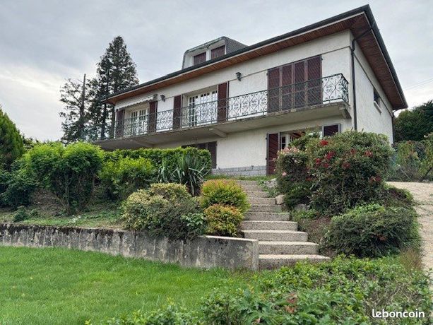 Maison 10 pièces 216 m²
