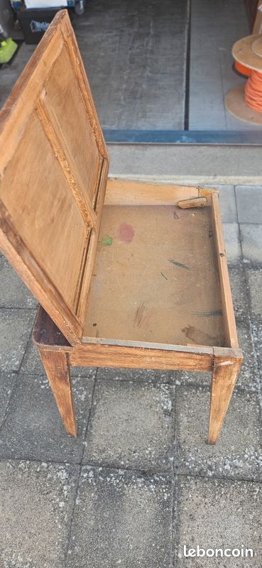Bureau d'écolier ancien en bois avec plateau relevable (image 5)