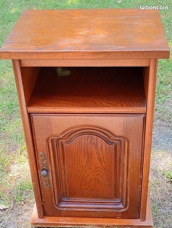 Meuble table de nuit avec une porte (image 1)