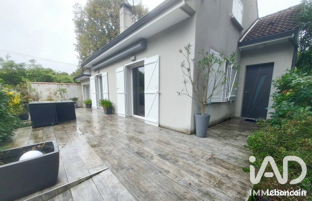Maison 6 pièces 115 m² · à Hourtin · 115 m² · 396 000 €