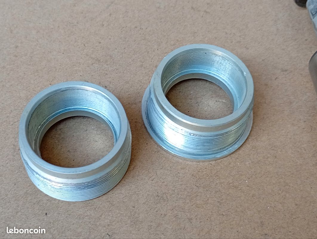 Boîtier Pédalier Stronglight Carré 115mm JP400 Italien Cuvettes 70mm