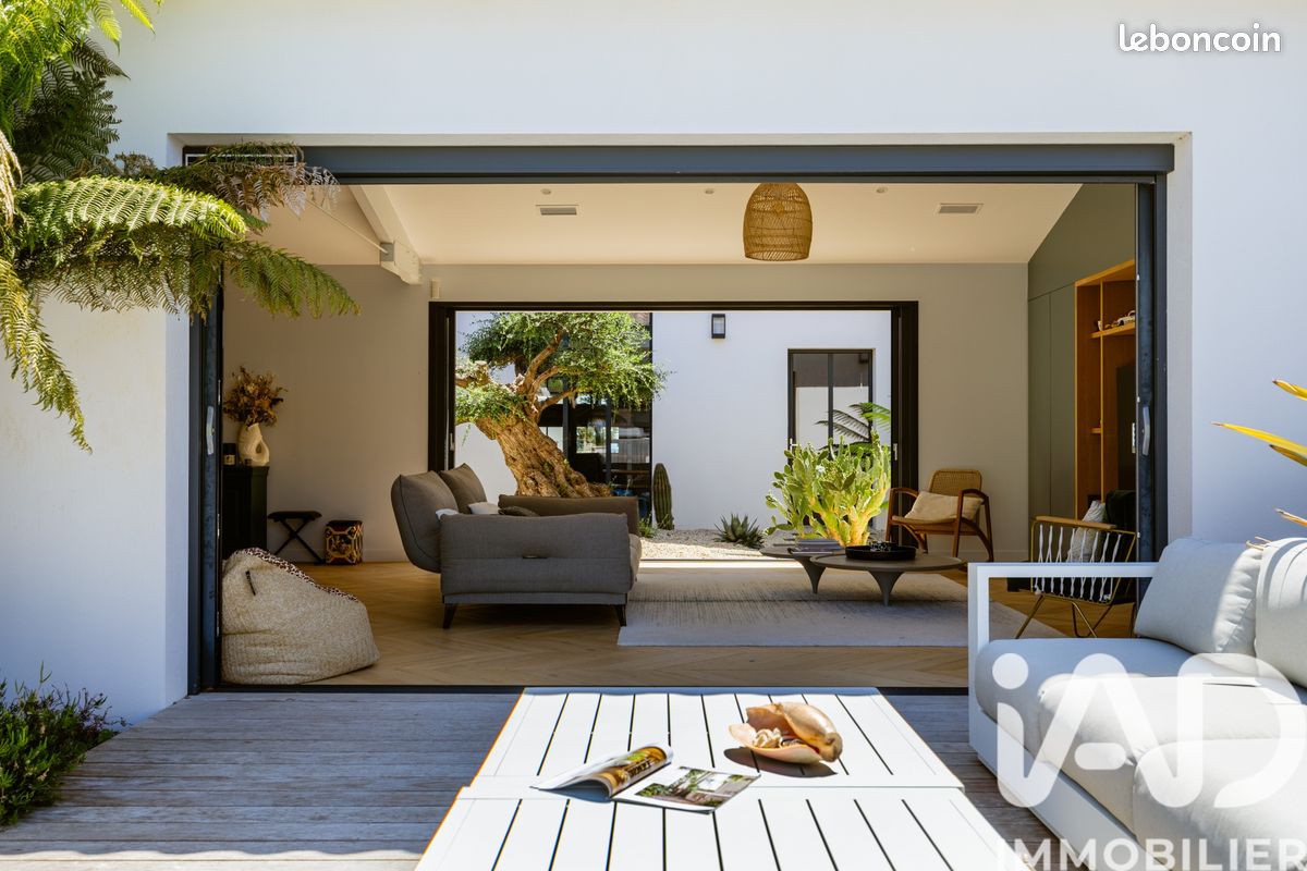 Maison 8 pièces 215 m² · à Rivedoux-Plage · 215 m² · 1 695 000 €