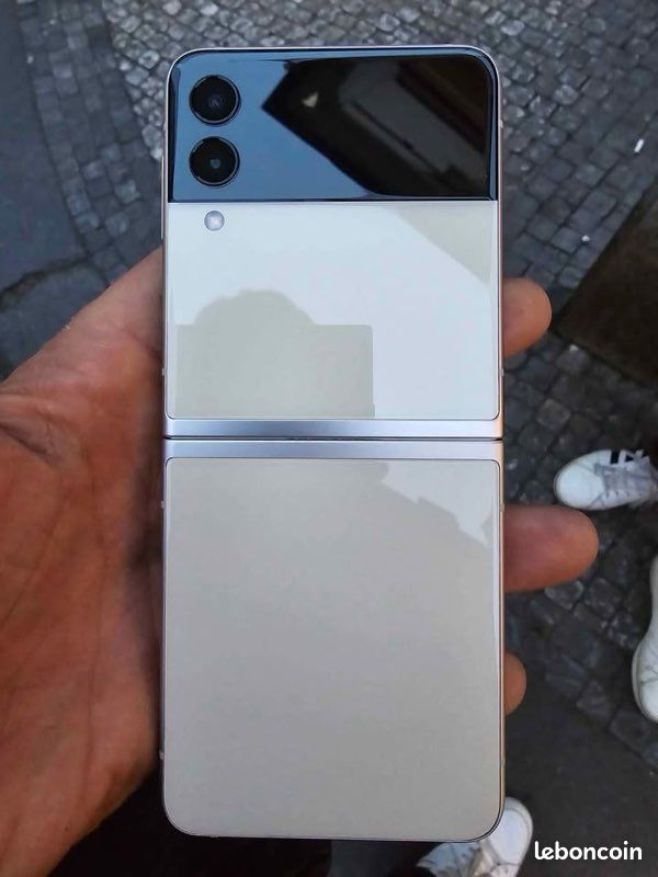 Samsung Galaxy Z Flip3 (image 7)