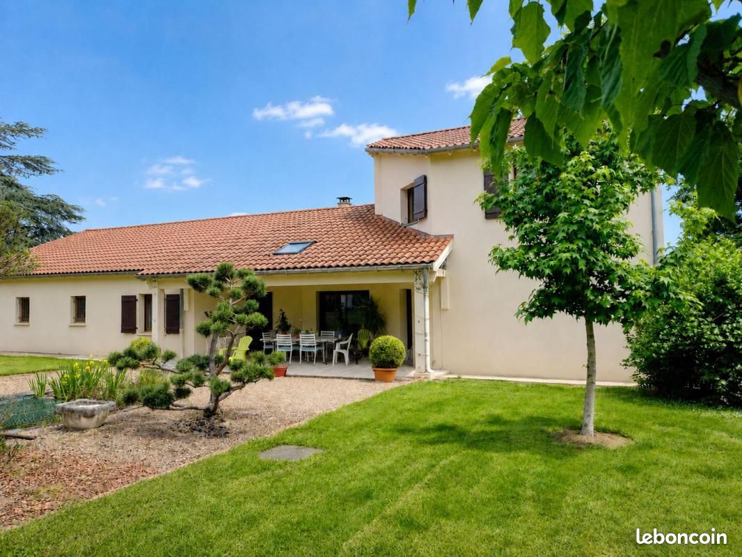 Maison 5 pièces 157 m² · à Le Crozet · 157 m² · 264 000 €