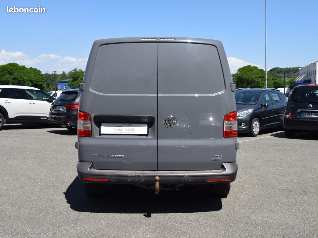 VOLKSWAGEN TRANSPORTER FOURGON TOLE 2.8T T5 4MOTION 2.0 BiTDI 180 CV / ORIGINE FRANCE / ATTELAGE (image 6)