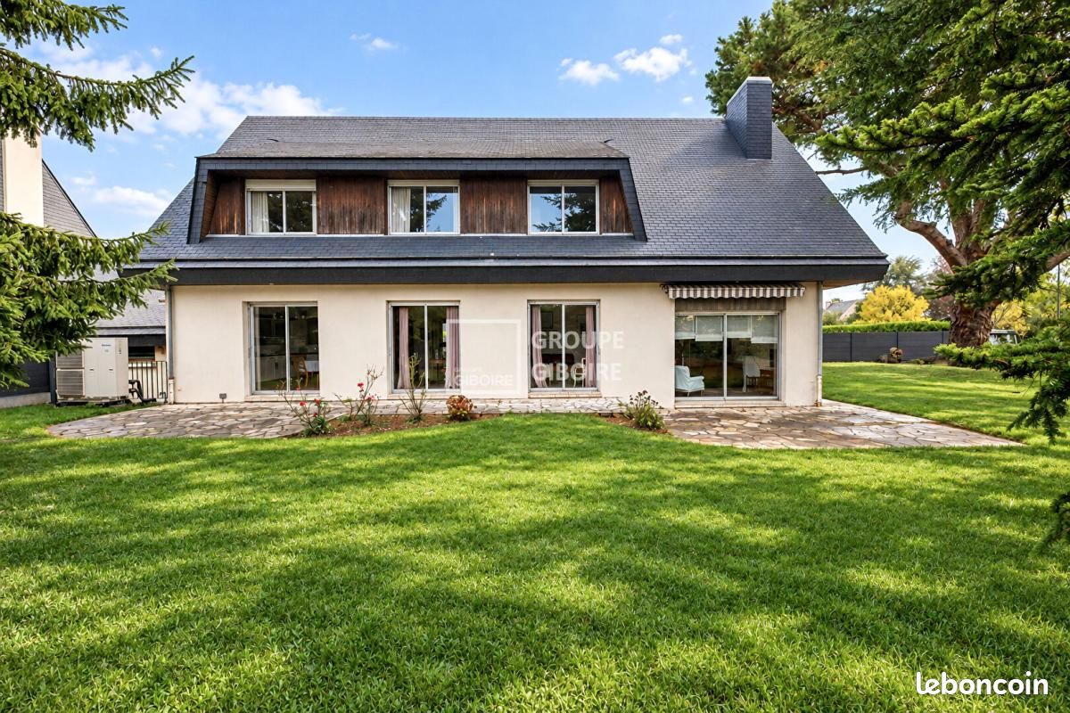 Maison 8 pièces 222 m² · à Saint-Grégoire · 222 m² · 651 000 €