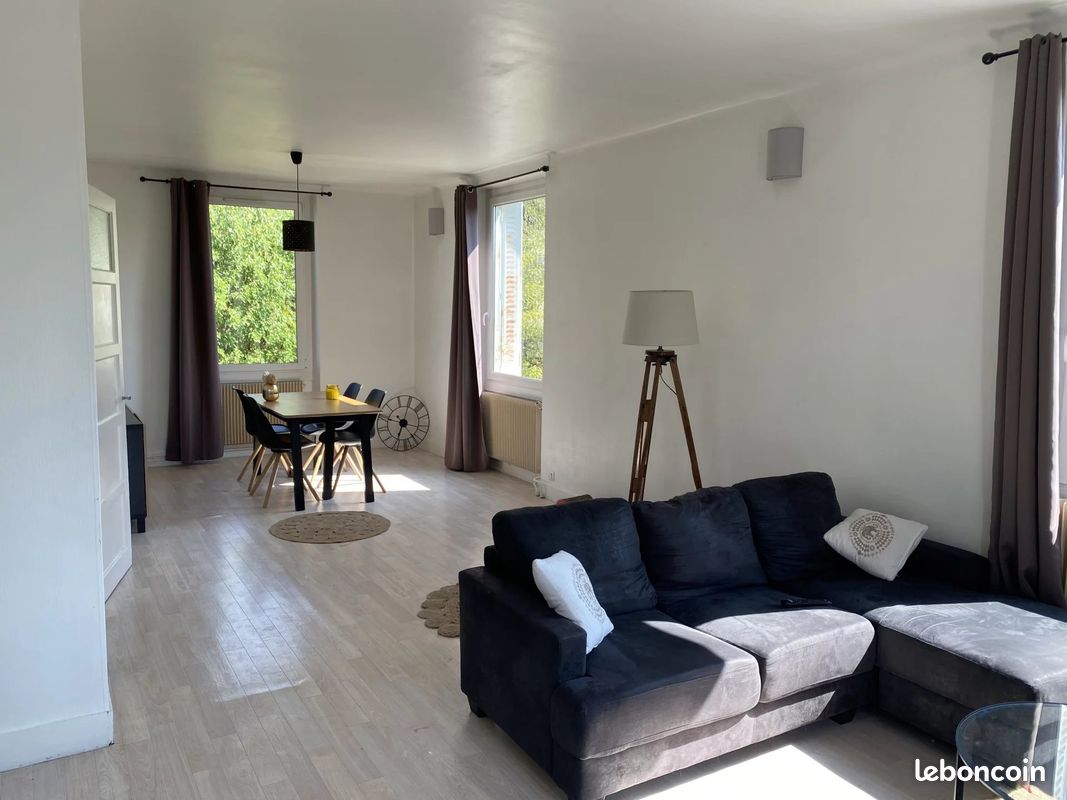 Appartement 3 pièces 107 m² · à Lavancia-Epercy · 107 m² · 750 €
