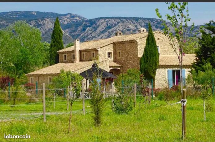 Propriété avec vue dominante sur le luberon