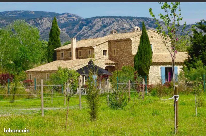 Maison 6 pièces 230 m² · à Cheval-Blanc · 230 m² · 900 000 €
