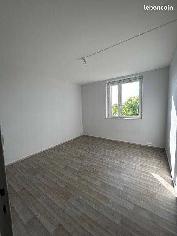 Appartement 3 pièces 60 m² - Mourenx 64150 (image principale 3)