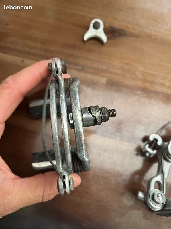 Etrier frein Arrière MAFAC RACER avec 2 patins mafac et pontet tirage central avec câble incomplet -345 - Équipements vélos