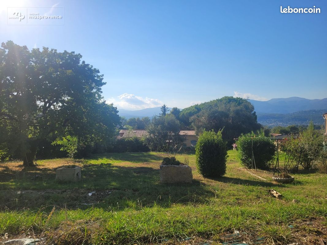 Terrain à bâtir de 1100 m² à CAGNES-SUR-MER (06) · 449 000 €