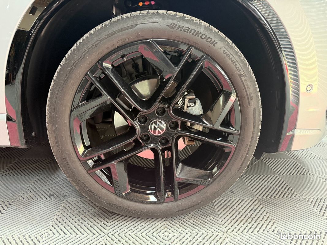 VOLKSWAGEN TIGUAN 1.5 eTSI 150ch DSG7 R-Line - Toit ouvrant / Harman Kardon / Camera 360 / Attelage (image 21)
