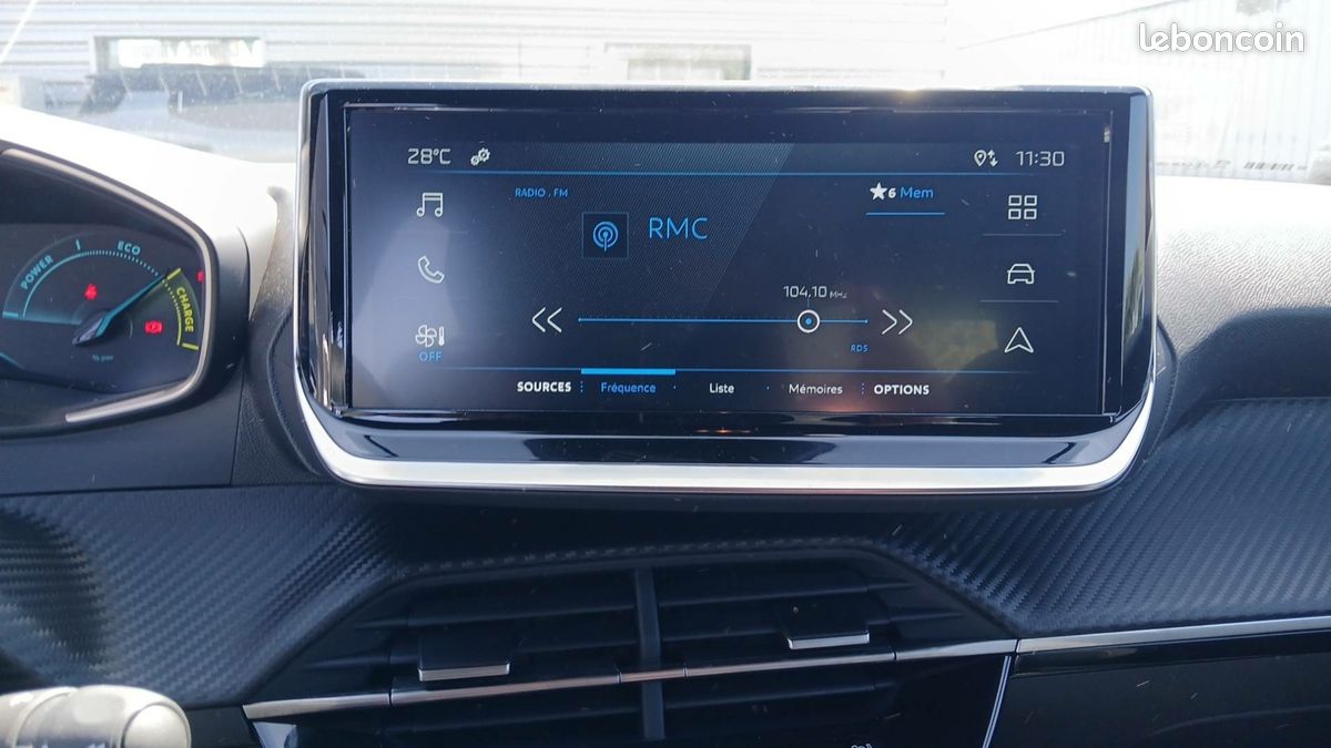 PEUGEOT 2008 Hybrid 110 e-DCS6 Edition (image 17)