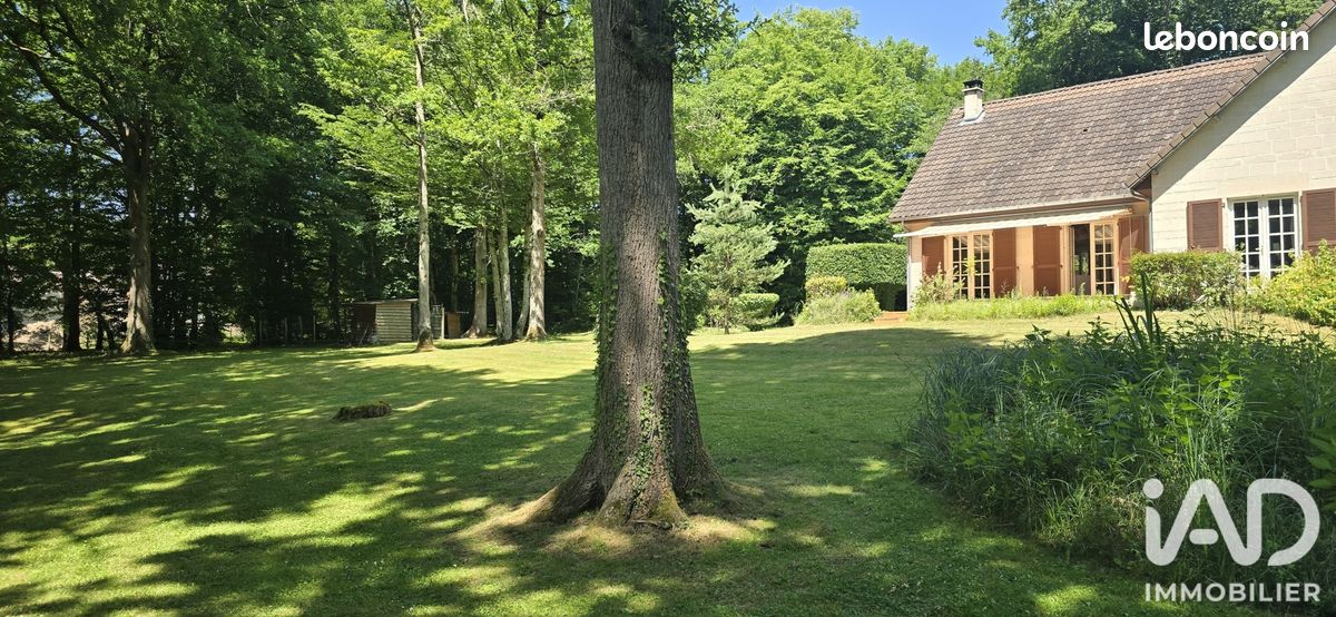 Maison 8 pièces 228 m² · à La Ferté-Saint-Cyr · 228 m² · 330 000 €
