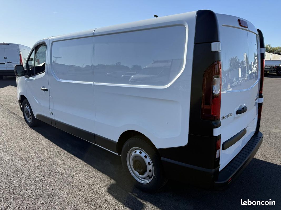 RENAULT TRAFIC L2H1 170CH BOITE AUTOMATIQUE STOCK DISPO prêt à partir - Achat direct ou lld (image 4)