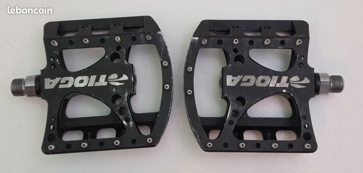 AVASTA Pédales de VTT - Plateforme Plate - en Alliage d'aluminium