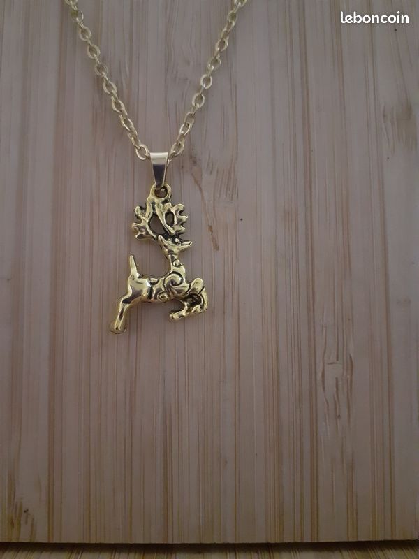 Collier renne de Noël (image 1)