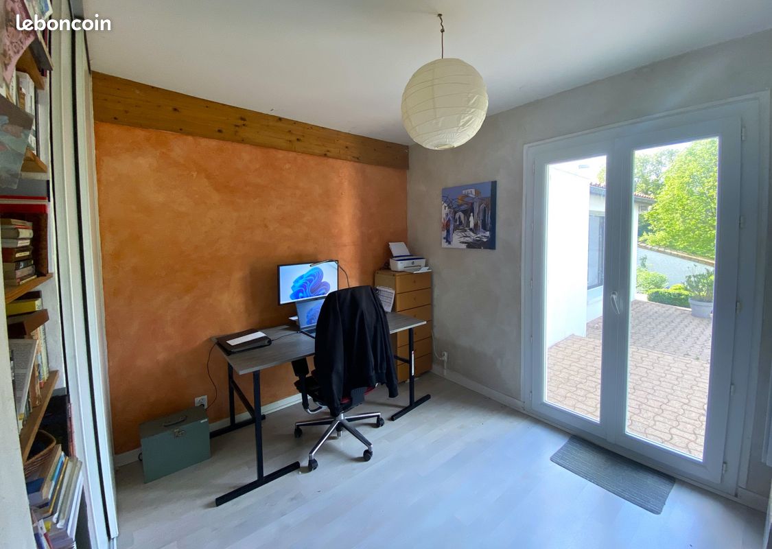 Maison 8 pièces 200 m² - Smarves 86240 (image principale 9)