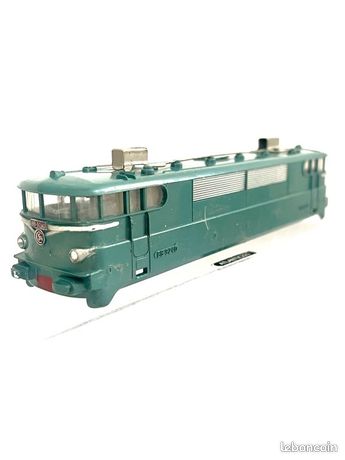 GEGE GéGé HO LOCOMOTIVE ELECTRIQUE SNCF BB 9240 FONCTIONNE BON ETAT