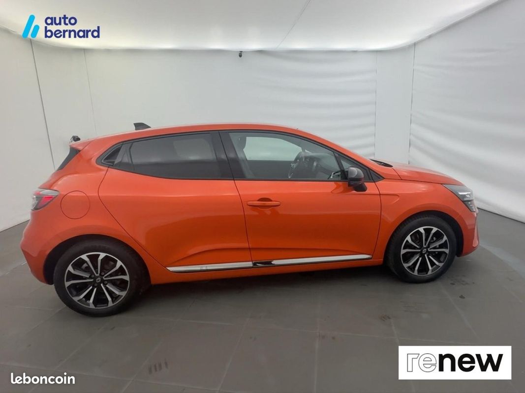 Renault Clio 1.6 E-Tech 145ch full hybrid Techno (image 4)