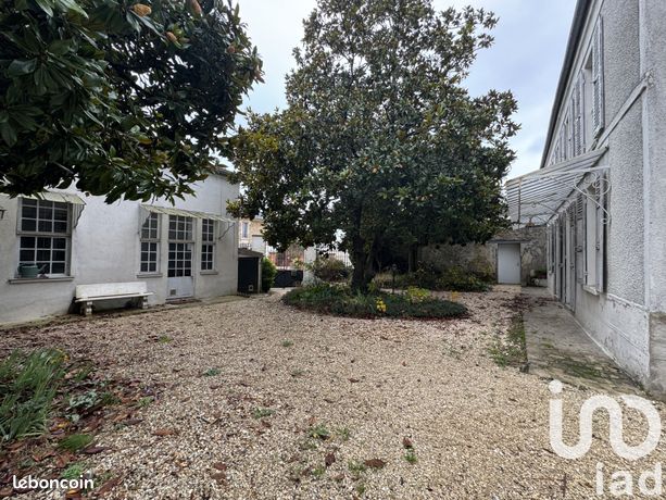 Maison 7 pièces 255 m²