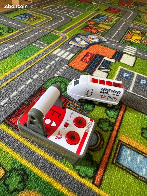 Passage à Niveau BRIO Smart Tech Sound – Interactif Avec Locomotive (non Incluse), Arrêt Et Redémarrage Automatiques, Compatible BRIO World