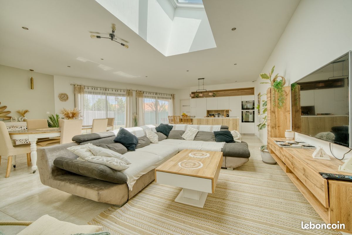 Maison 6 pièces 152 m² · à Échillais · 152 m² · 469 000 €