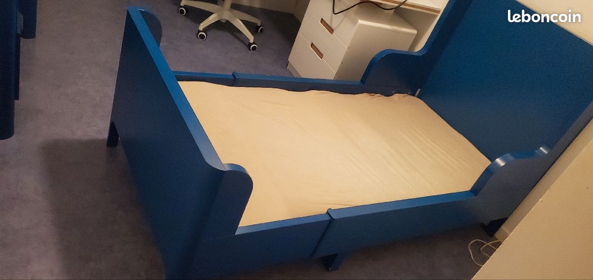 Chambre Enfant Bleu: Lit, Armoire et Commode (image 2)