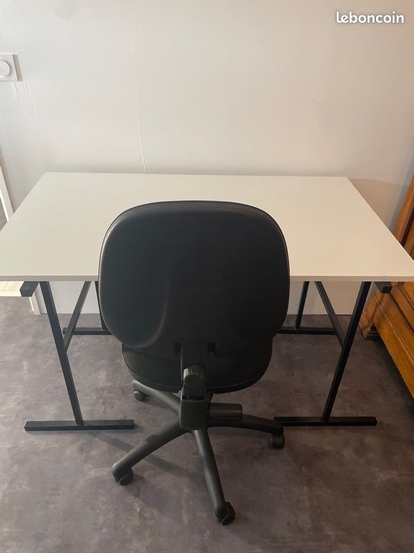 Ensemble bureau (image 1)