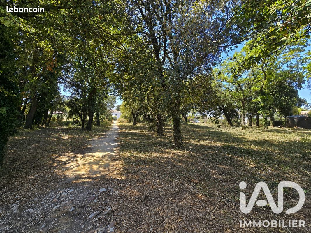 Terrain 965 m² · à Rochefort-du-Gard · 965 m² · 260 000 €