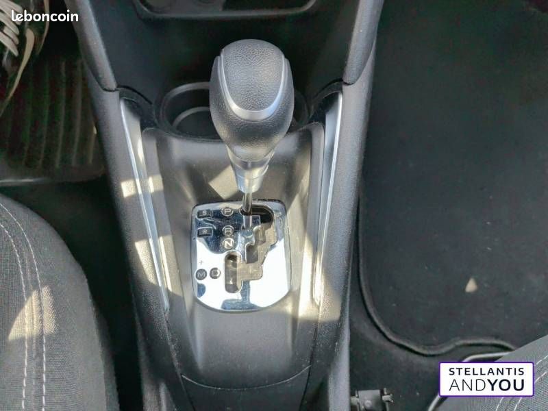 Peugeot 208 PureTech 110ch S&S EAT6 Allure (image 14)