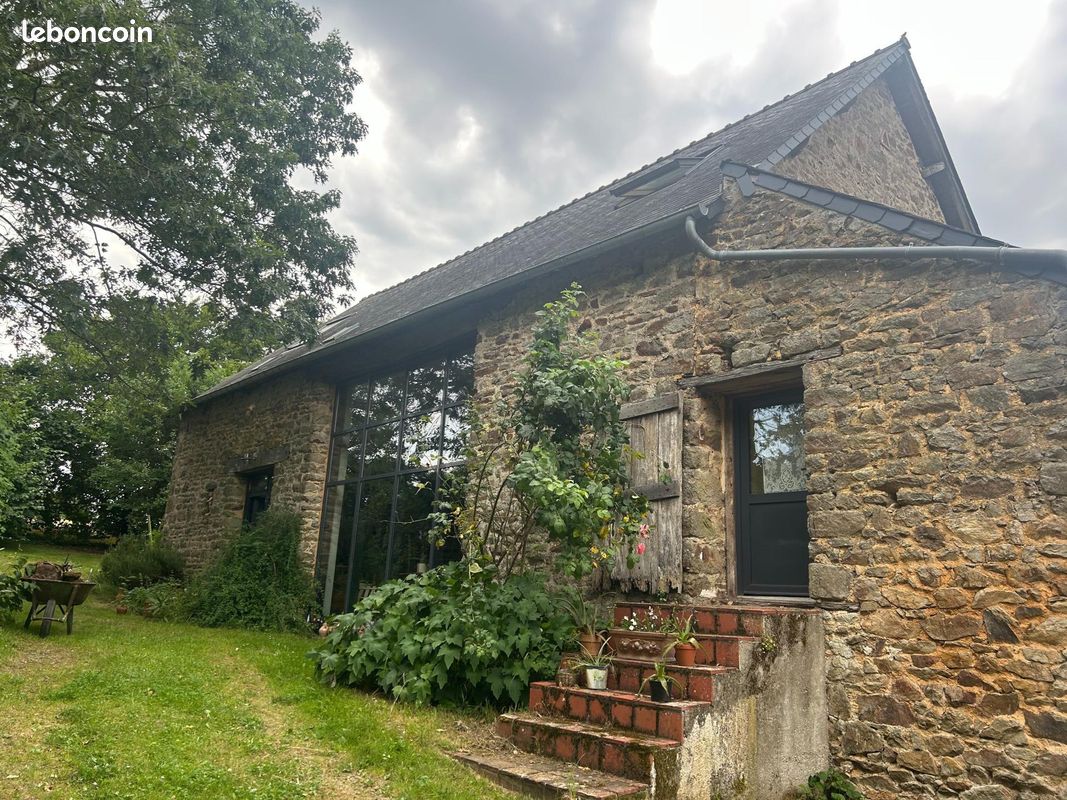Maison 6 pièces 270 m² · à Villaines-la-Juhel · 270 m² · 240 000 €