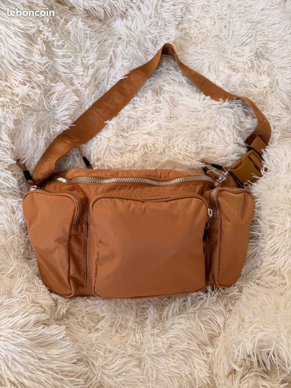 Adidas Ivy Park sac banane oversized (image 1)