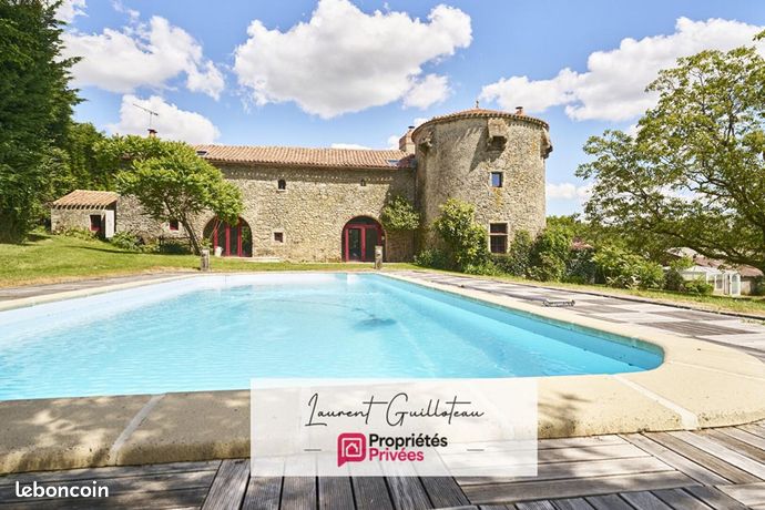 Propriété 8 pièces 208 m²