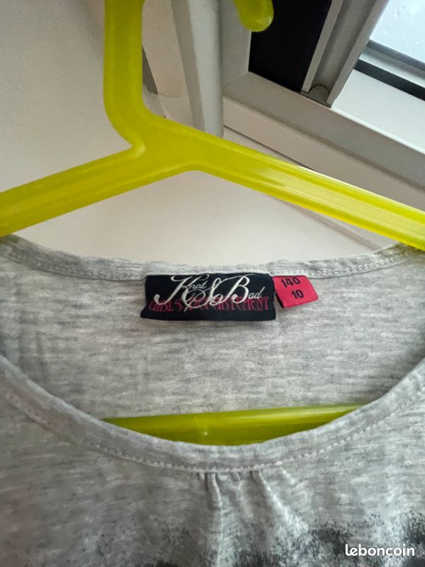 T-shirt (image 2)