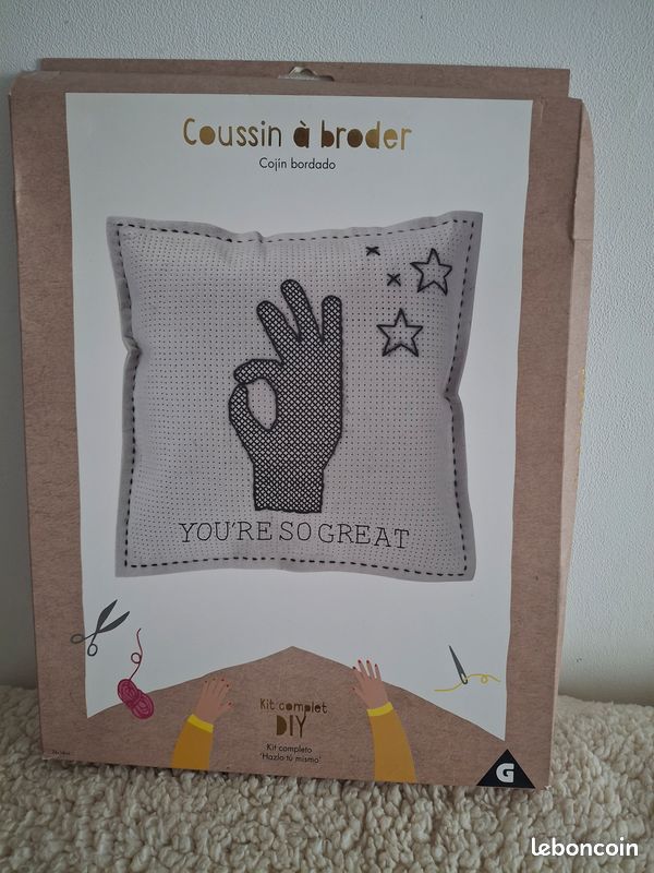 Kit coussin à broder (image 1)