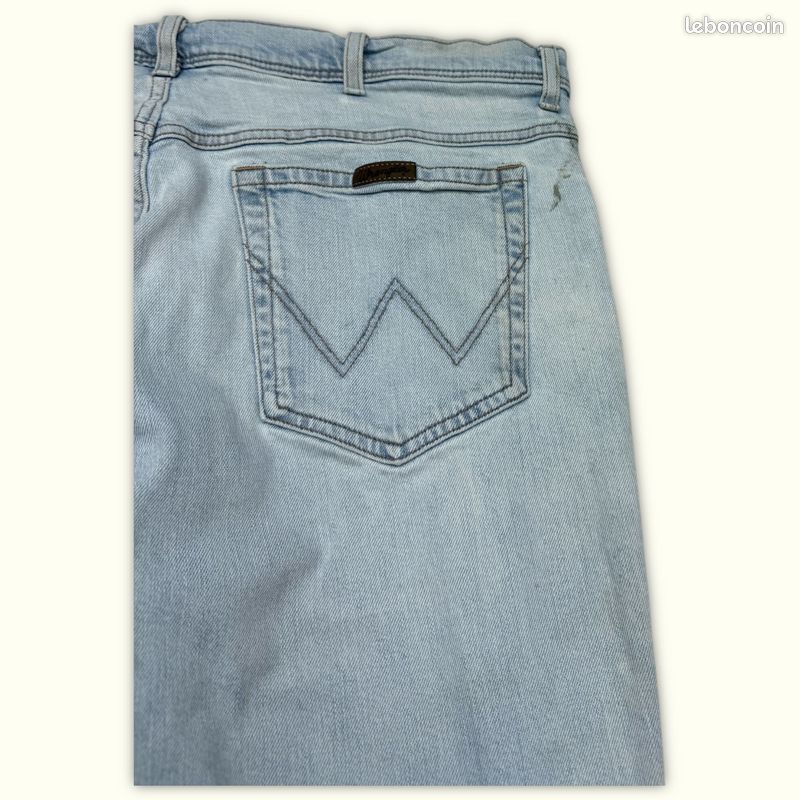 Jeans Homme Wrangler W40 L32 Bleu clair Coton Traces d'usure visibles Regular (image 6)