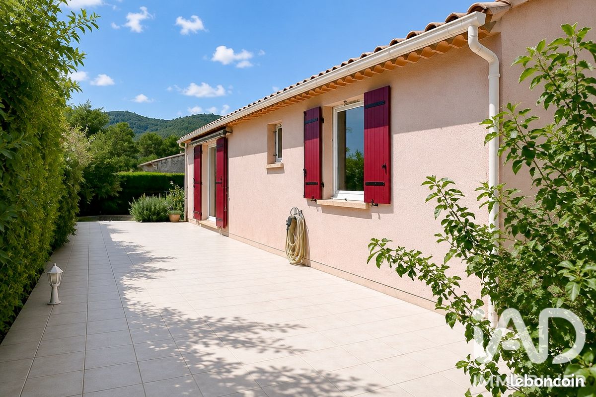 Maison 5 pièces 113 m² · à Cuges-les-Pins · 113 m² · 469 000 €