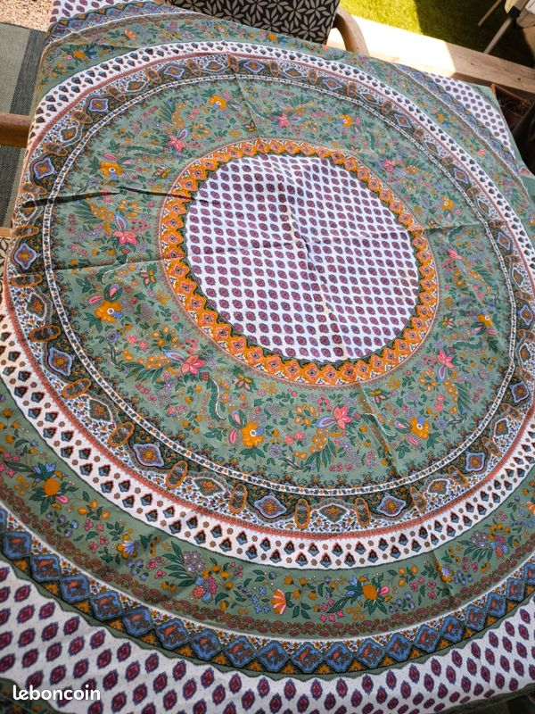 Jolie nappe ronde motif provençal Cigalade (image 1)