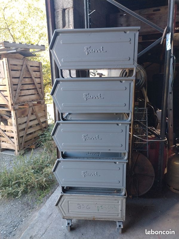 Bac industriel sur roulette etagere (image 1)