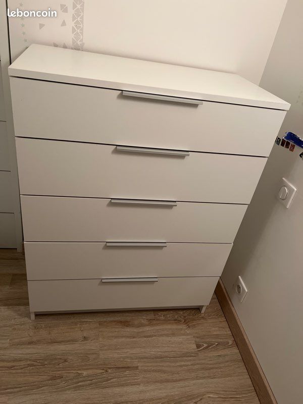 Commode (image 1)