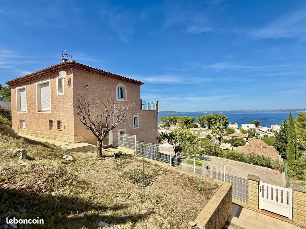 Maison 6 pièces 140 m² · à Saint-Mitre-les-Remparts · 140 m² · 749 000 €