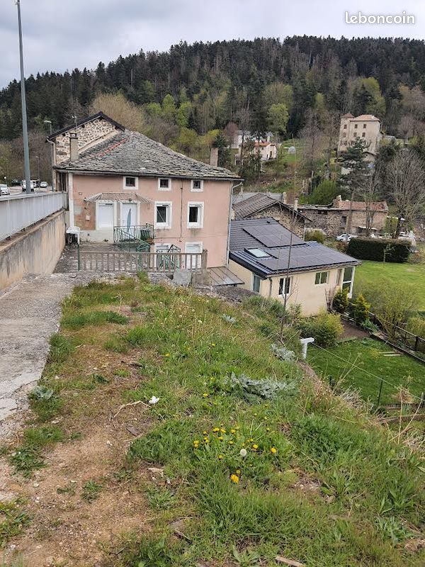 Immeuble 8 pièces 250 m² · à Yssingeaux · 250 m² · 285 000 €