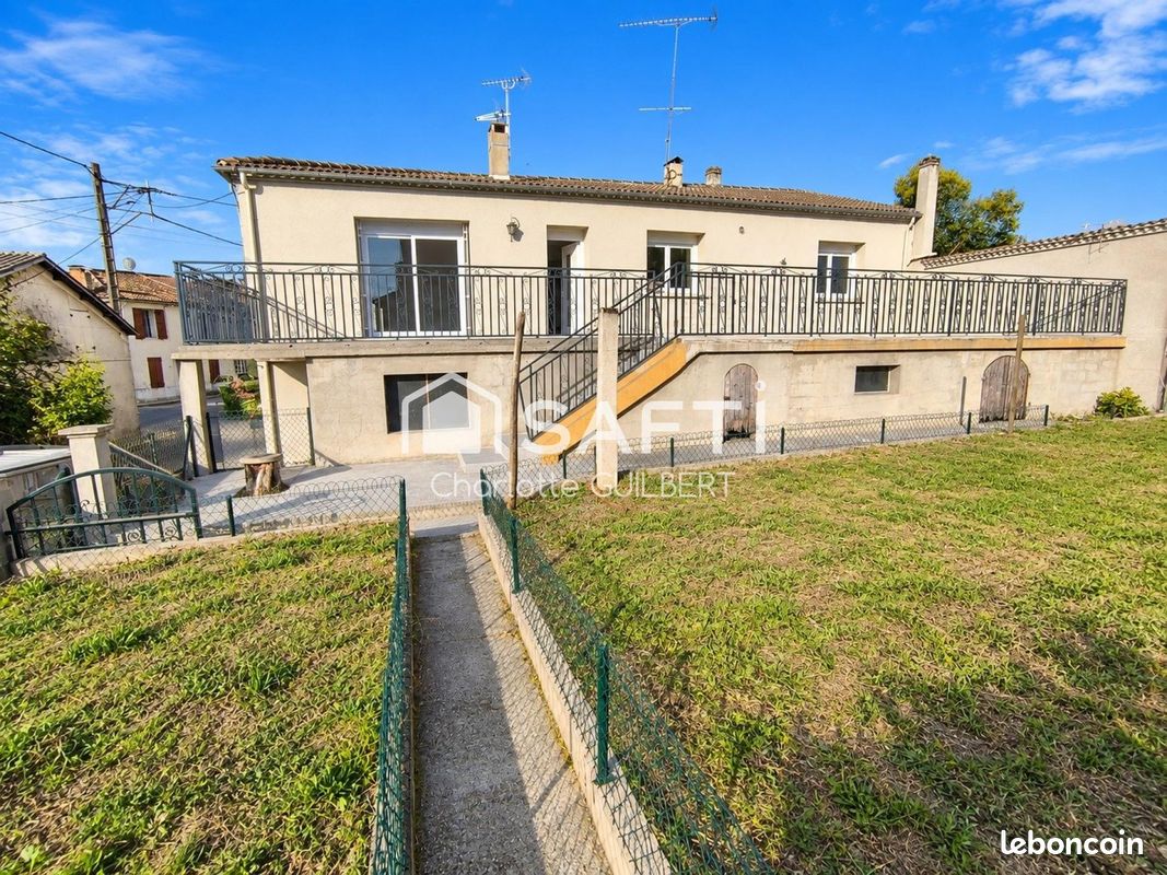 Immeuble 5 pièces 256 m² · à Lavardac · 256 m² · 319 000 €
