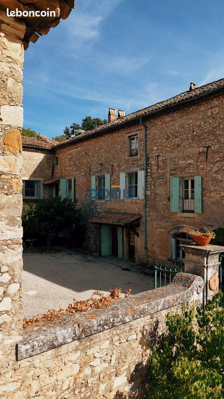 Maison 8 pièces 370 m² · à Orsan · 370 m² · 830 000 €