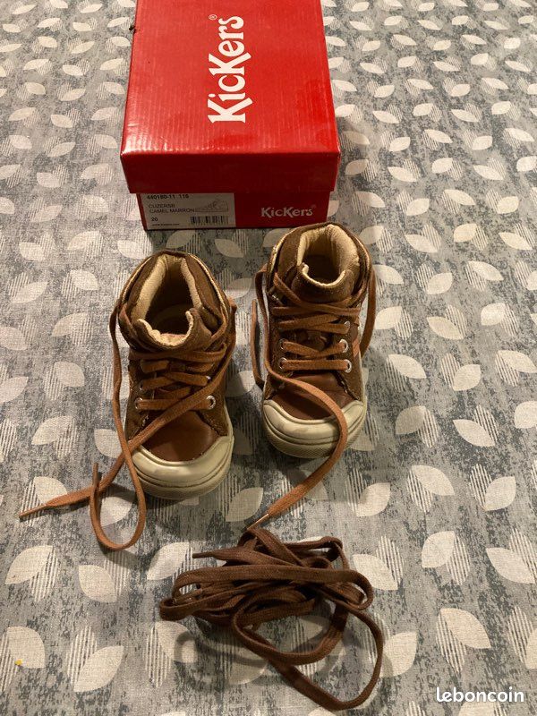 Chaussures hiver kickers garçons taille 20 (image 1)