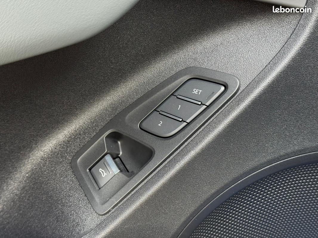 Audi Q3 DIESEL TDI 150 ch S tronic 7 S line (image 15)